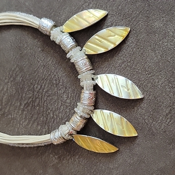Greek Goddess Multi-strand Metal Beaded Leaf Castlecore Necklace - Picture 3 of 6